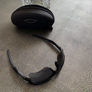 Mens Black Oakley sun Glasses